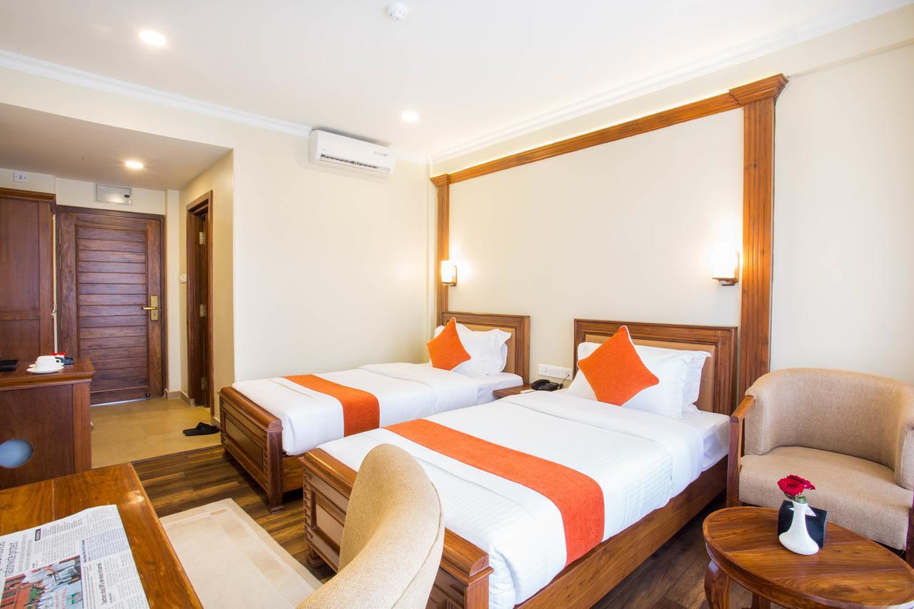 Hotel Portland Покхара Екстер'єр фото