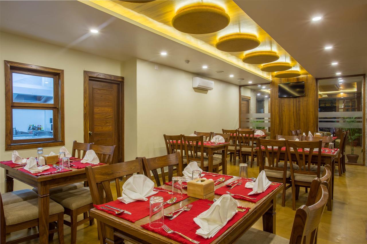 Hotel Portland Покхара Екстер'єр фото