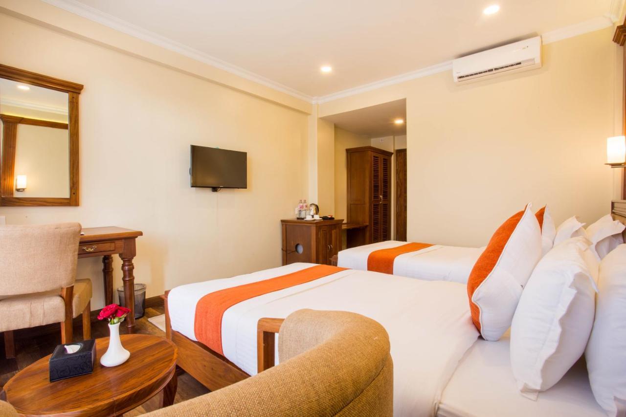 Hotel Portland Покхара Екстер'єр фото